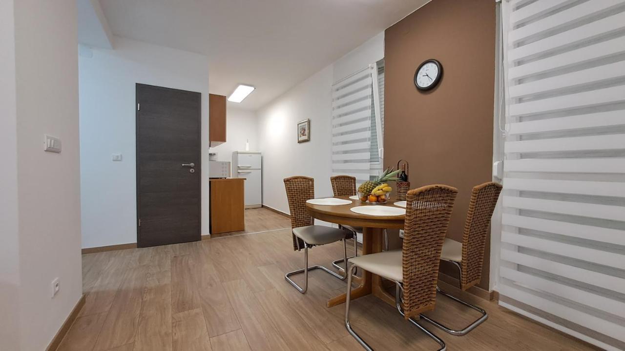 Greenline Pula Apartment Exterior foto